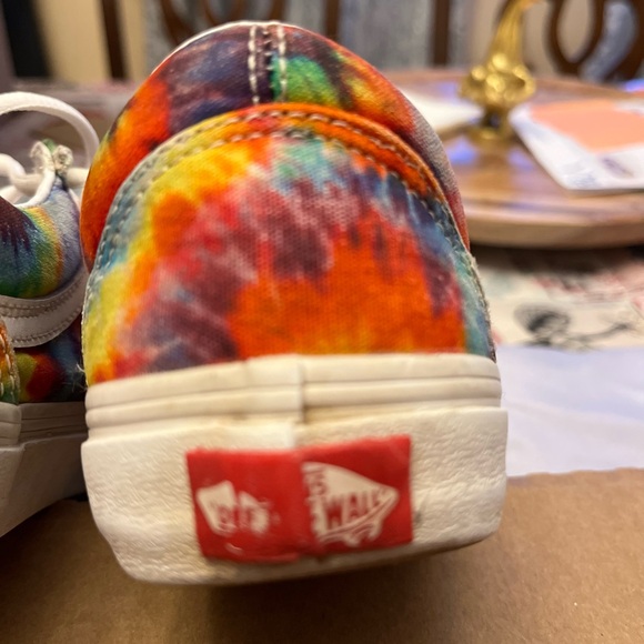 Vans unisex classic custom tie dyed sneakers. Great Women’s 6.5 Men’s 5.0 - Picture 13 of 15